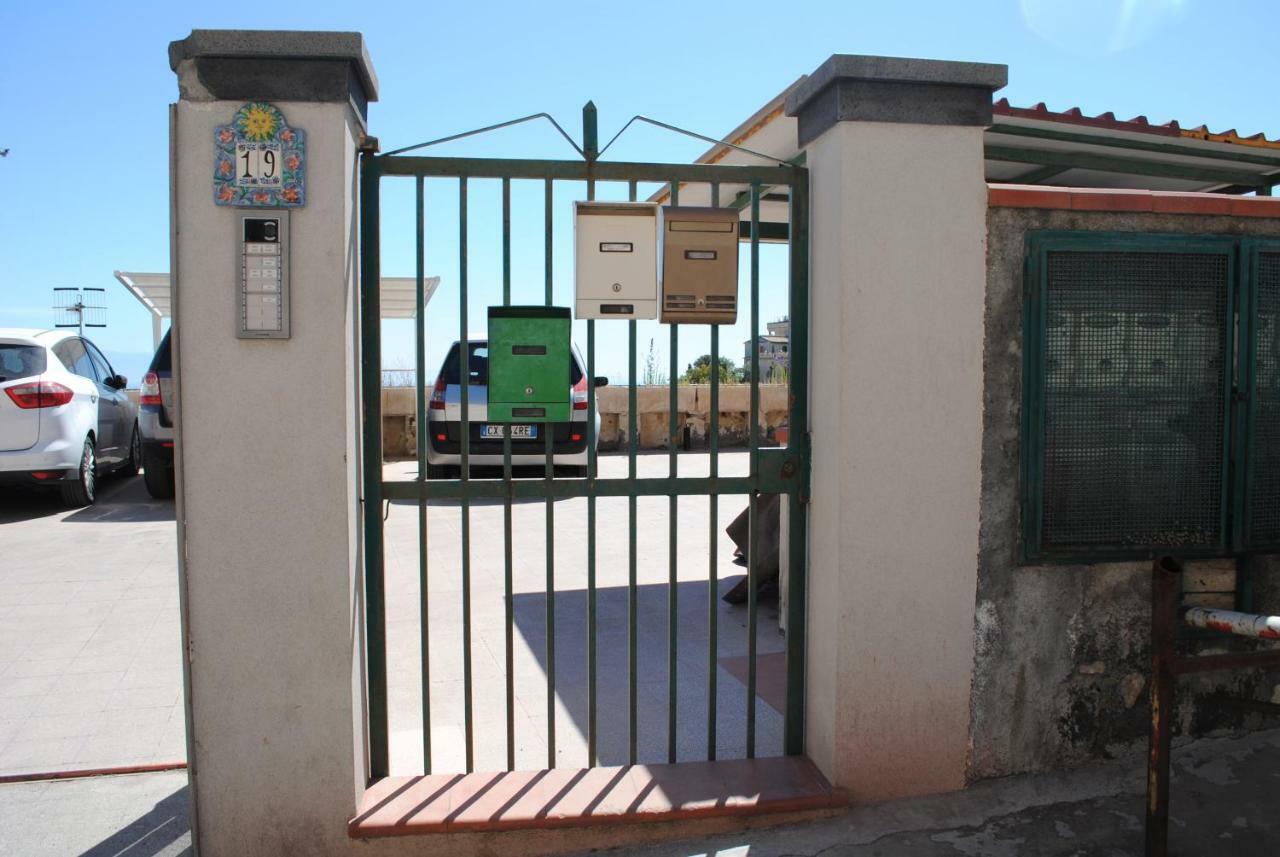 טאורמינה Il Rosmarino Apartment מראה חיצוני תמונה